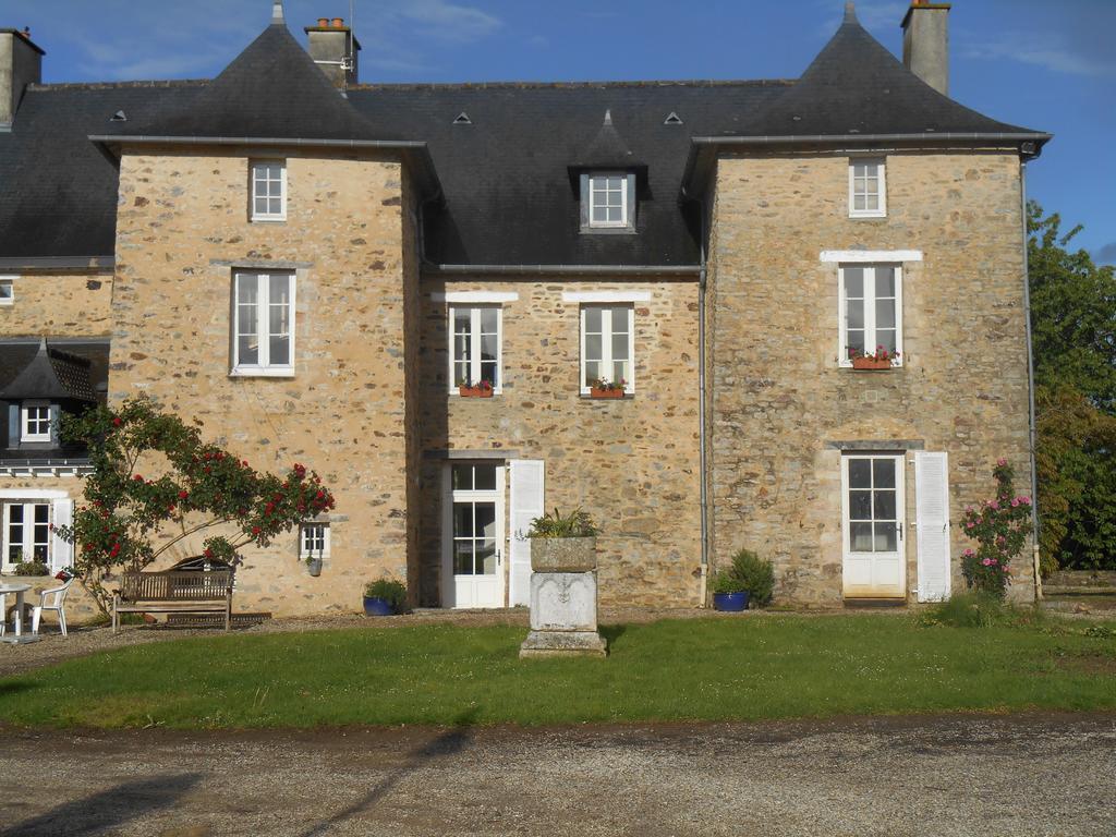 Au Presbytere De Dagmar Erbrée Exterior foto