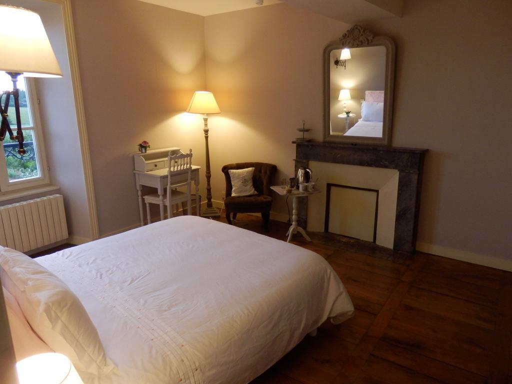 Au Presbytere De Dagmar Erbrée Quarto foto